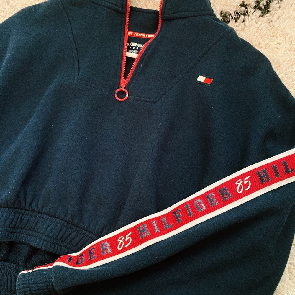 tommy hilfiger cropped pullover